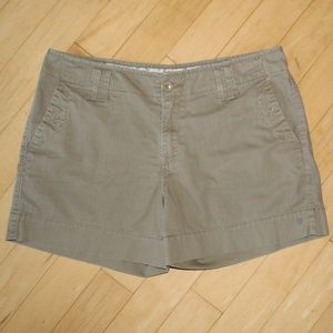 Levis khaki shorts Like New
